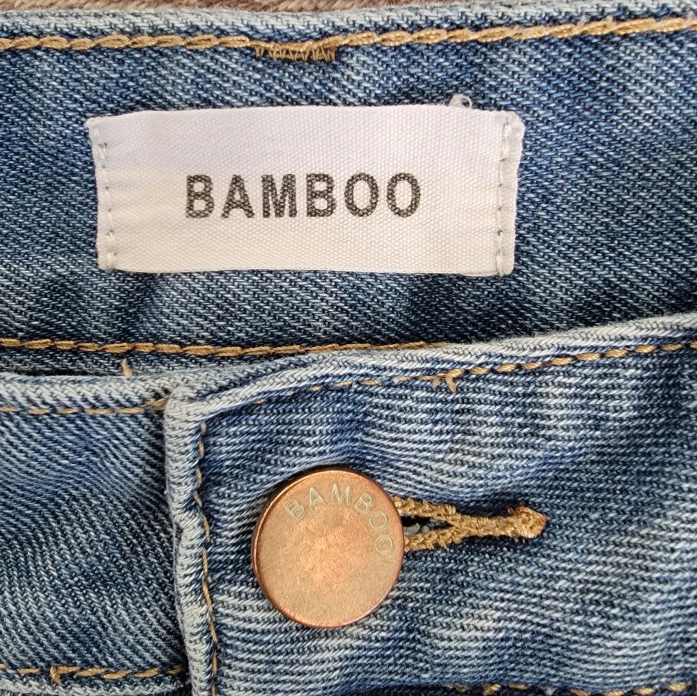 Women's BAMBOO Wide Leg Jeans SZ 3  or 26 Y2K Inspired Flare TRENDY Rolled Cuff - Picture 4 of 8